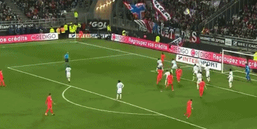 四川高校“人进球没进”当事人：校队教练，身体状态跟不上了