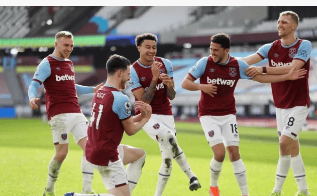 篮球勇士替补球员连续三场得分上双