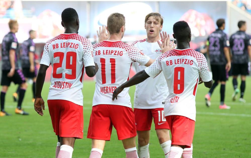 跟队记者：米兰内部否认了蒂亚戈-席尔瓦可能回归的传闻