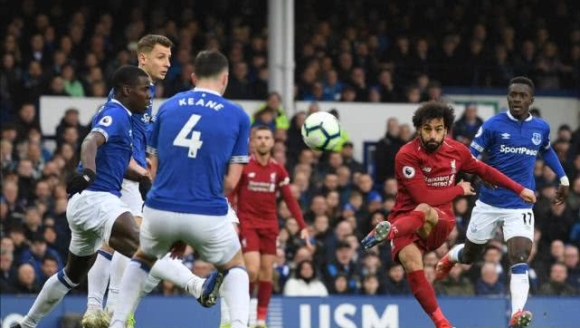 篮球勇士核心三分11投9中，全场手感火热